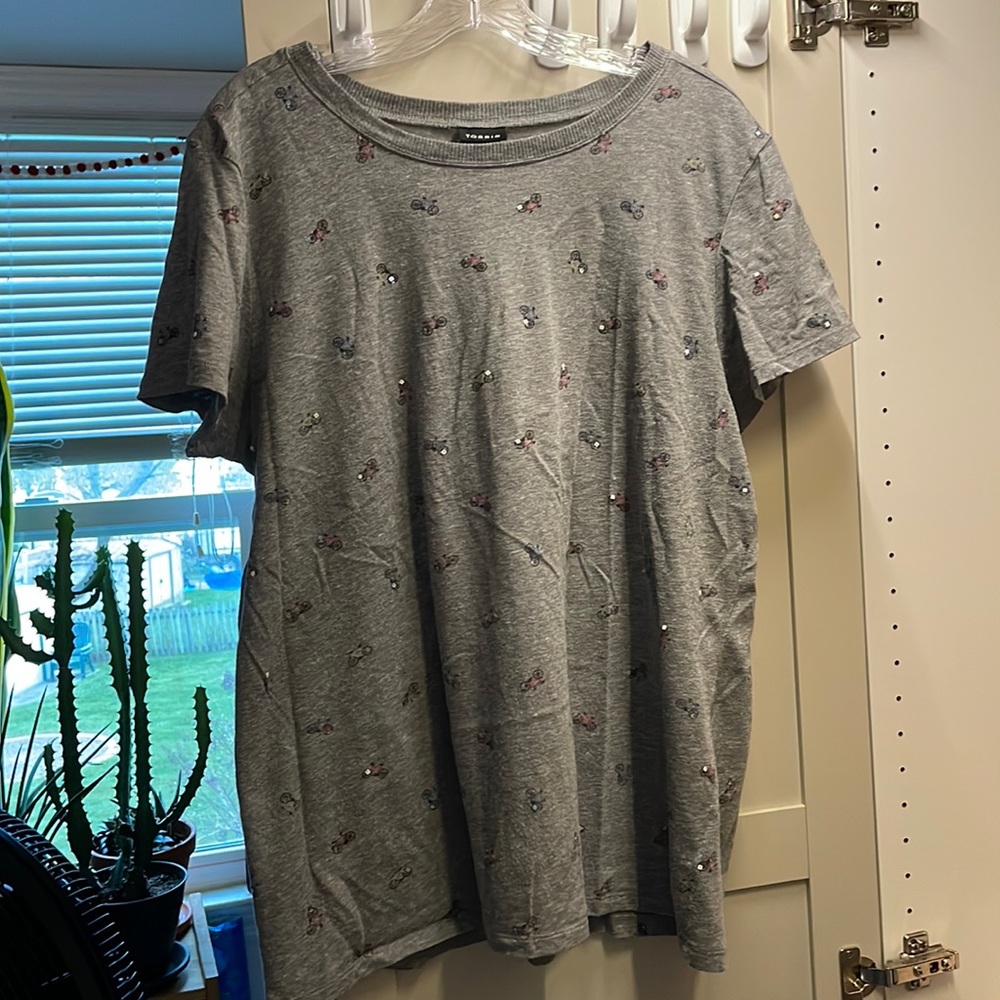 Torrid size 2 grey t-shirt with bicycles and sequins